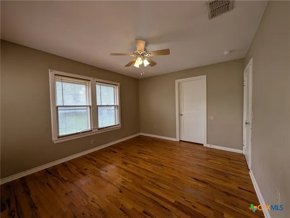 $1,595 | 1185 West Mill Street, New Braunfels, TX 78130