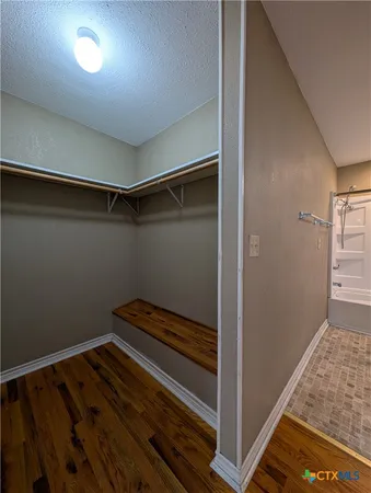 $1,595 | 1185 West Mill Street, New Braunfels, TX 78130