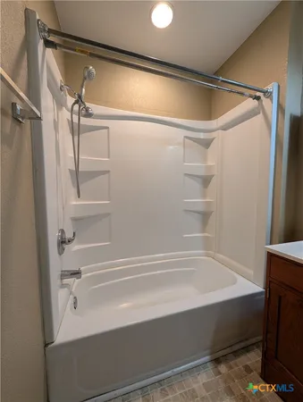 $1,595 | 1185 West Mill Street, New Braunfels, TX 78130