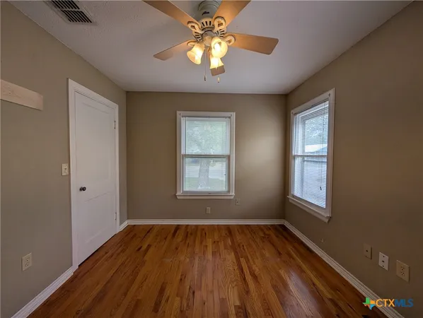 $1,595 | 1185 West Mill Street, New Braunfels, TX 78130