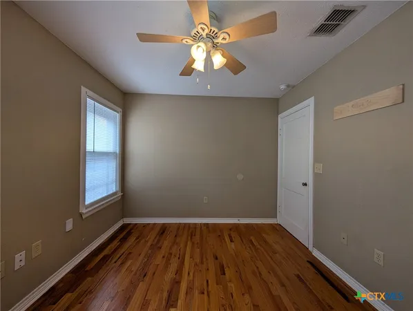 $1,595 | 1185 West Mill Street, New Braunfels, TX 78130