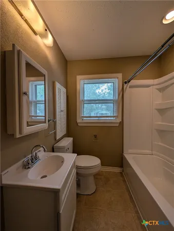 $1,595 | 1185 West Mill Street, New Braunfels, TX 78130