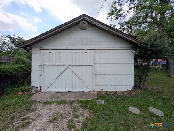 $1,595 | 1185 West Mill Street, New Braunfels, TX 78130