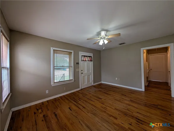 $1,595 | 1185 West Mill Street, New Braunfels, TX 78130