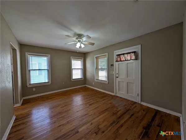 $1,595 | 1185 West Mill Street, New Braunfels, TX 78130