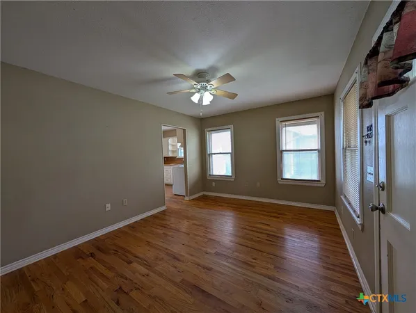 $1,595 | 1185 West Mill Street, New Braunfels, TX 78130