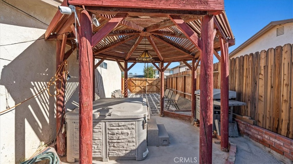 25607 Ash Road Barstow, CA 92311 - Photo 30 of 36 a view of entryway with a front door