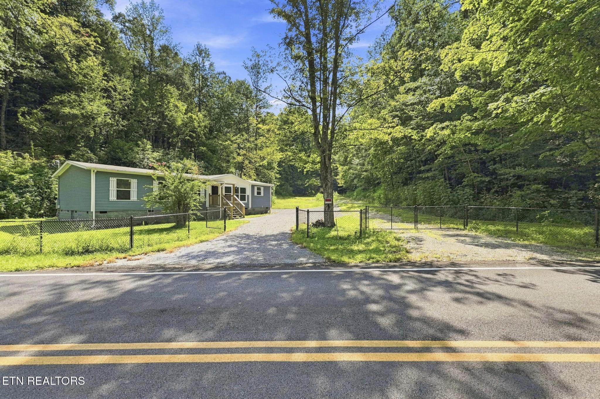 2327 Dripping Springs Road Seymour, TN 37865 - Photo 12 of 31 Gallery Image 12