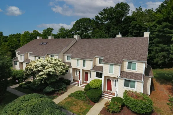 $450,000 | 28 Gaslight Lane, Unit 28, Easton, MA 02356