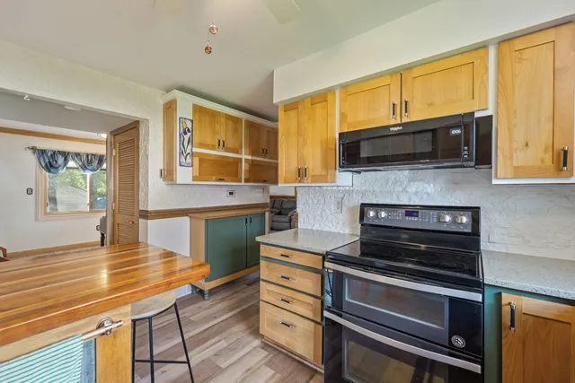 $550,000 | 8508 Fox River Road, Waterford, WI 53185