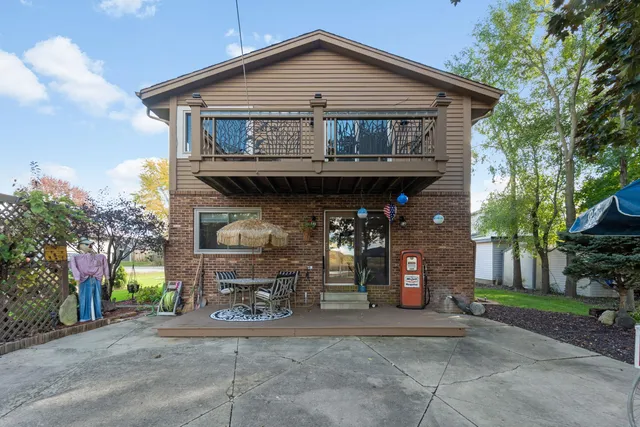 $550,000 | 8508 Fox River Road, Waterford, WI 53185