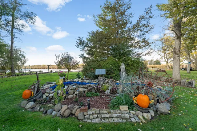 $550,000 | 8508 Fox River Road, Waterford, WI 53185