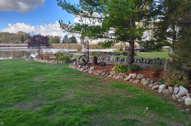 $550,000 | 8508 Fox River Road, Waterford, WI 53185