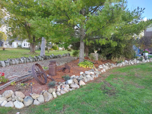 $550,000 | 8508 Fox River Road, Waterford, WI 53185