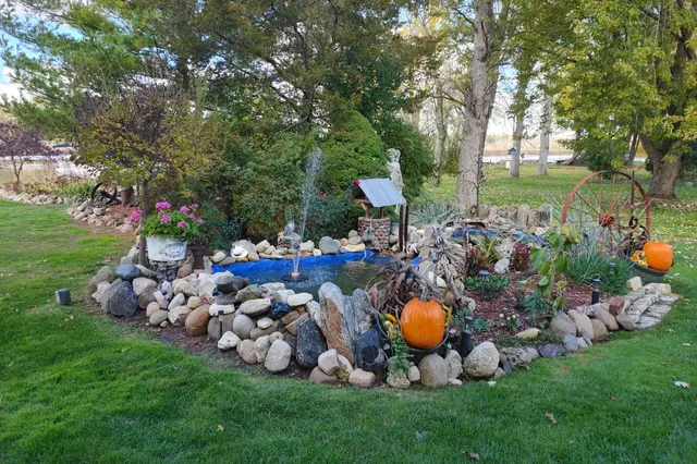 $550,000 | 8508 Fox River Road, Waterford, WI 53185