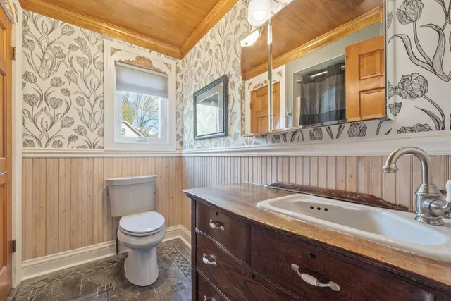 $550,000 | 8508 Fox River Road, Waterford, WI 53185