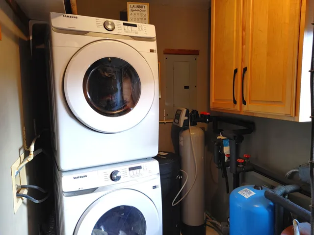 $550,000 | 8508 Fox River Road, Waterford, WI 53185