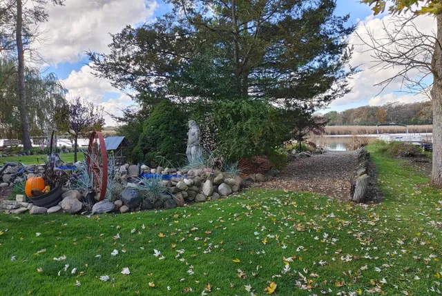 $550,000 | 8508 Fox River Road, Waterford, WI 53185