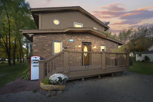 $550,000 | 8508 Fox River Road, Waterford, WI 53185