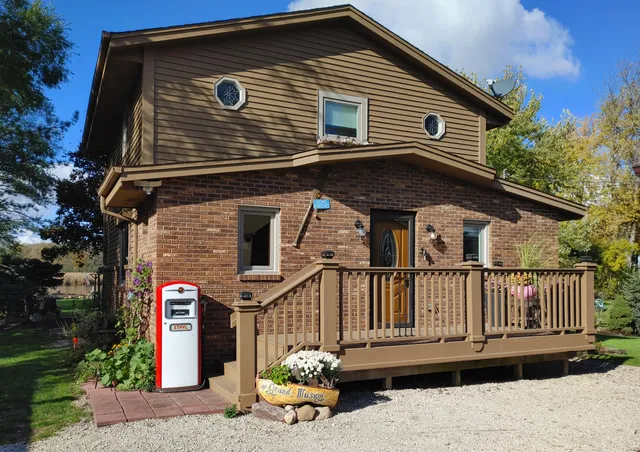 $550,000 | 8508 Fox River Road, Waterford, WI 53185