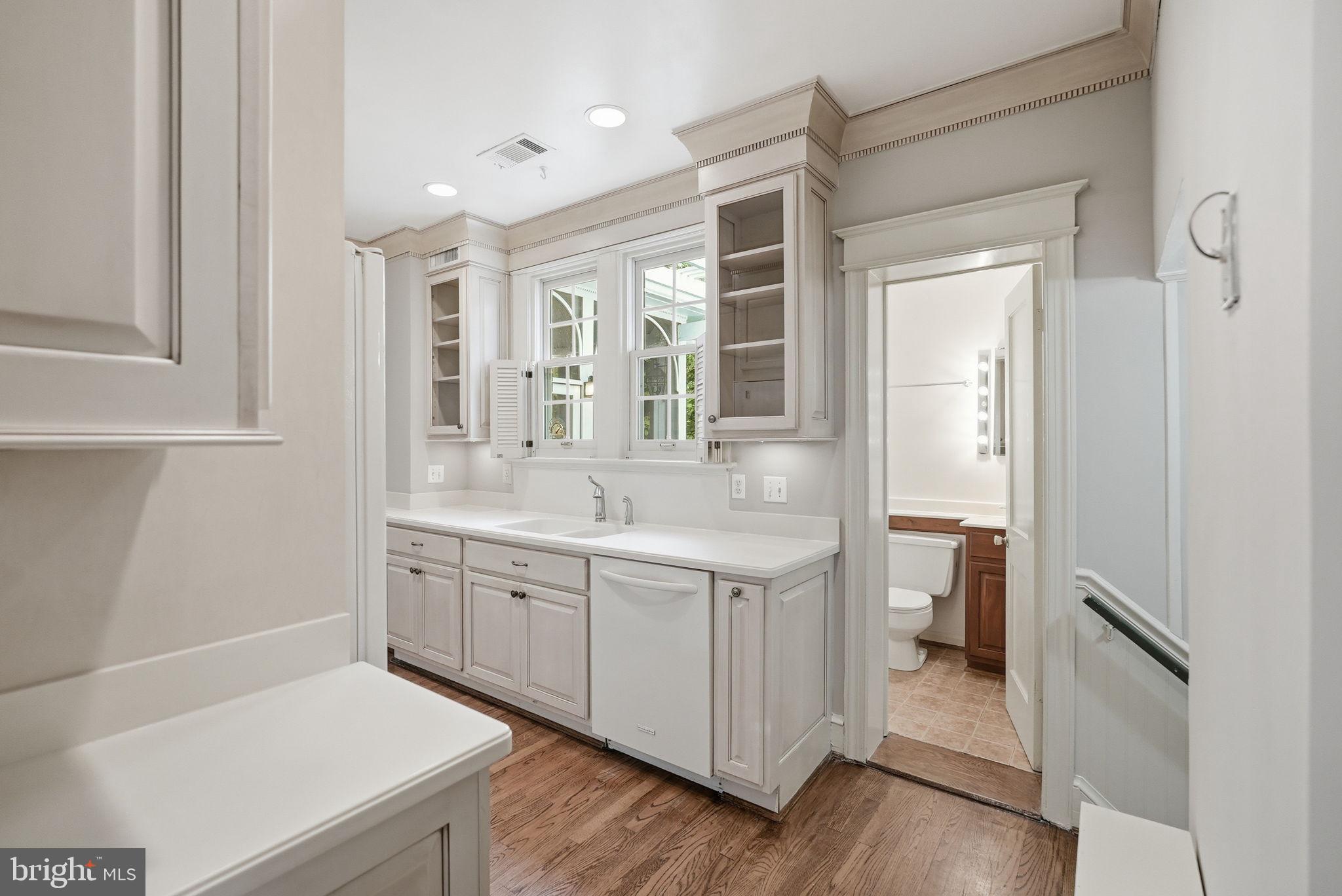 1907 Rookwood Road Silver Spring, MD 20910 - Photo 12 of 39 Gallery Image 12