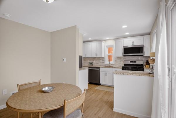 745 Shadycrest Road Pittsburgh, PA 15216 - Photo 15 of 33 Dining and Kitchen