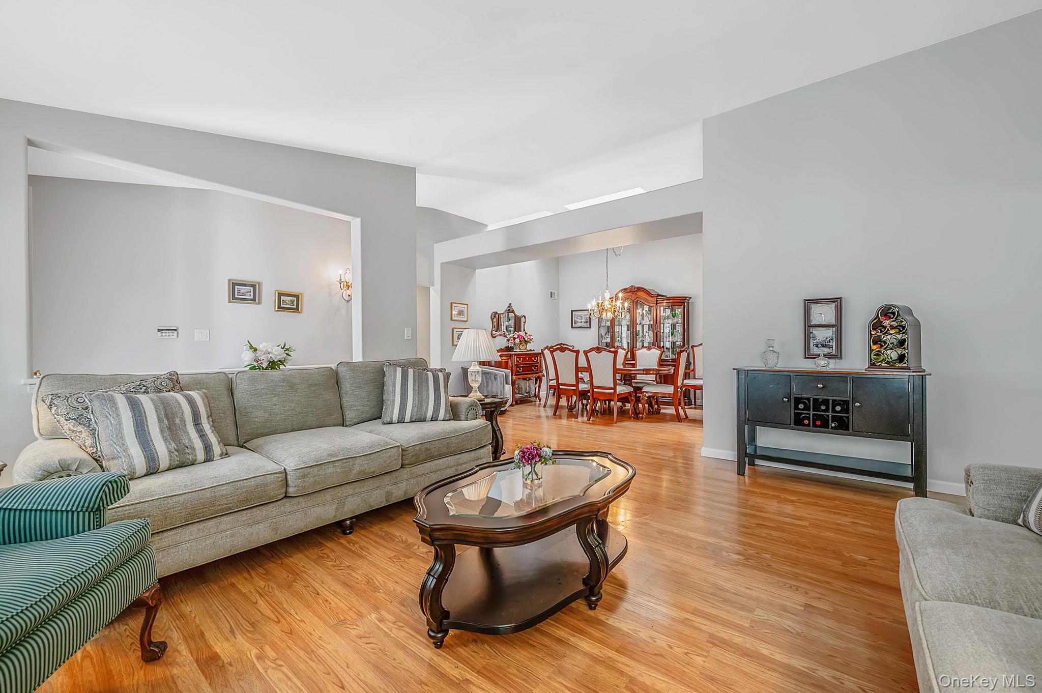 19 Sayville Court Ridge, NY 11961 - Photo 6 of 34 Gallery Image 6