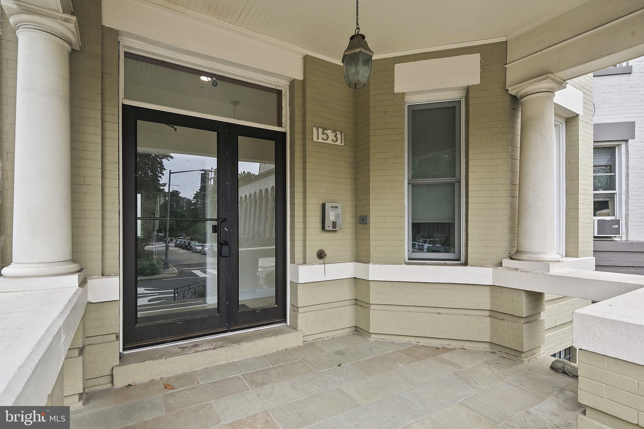 1531 Park Road Northwest, Unit 6 Washington, DC 20010 - Photo 4 of 29 Grand rowhome entryway
