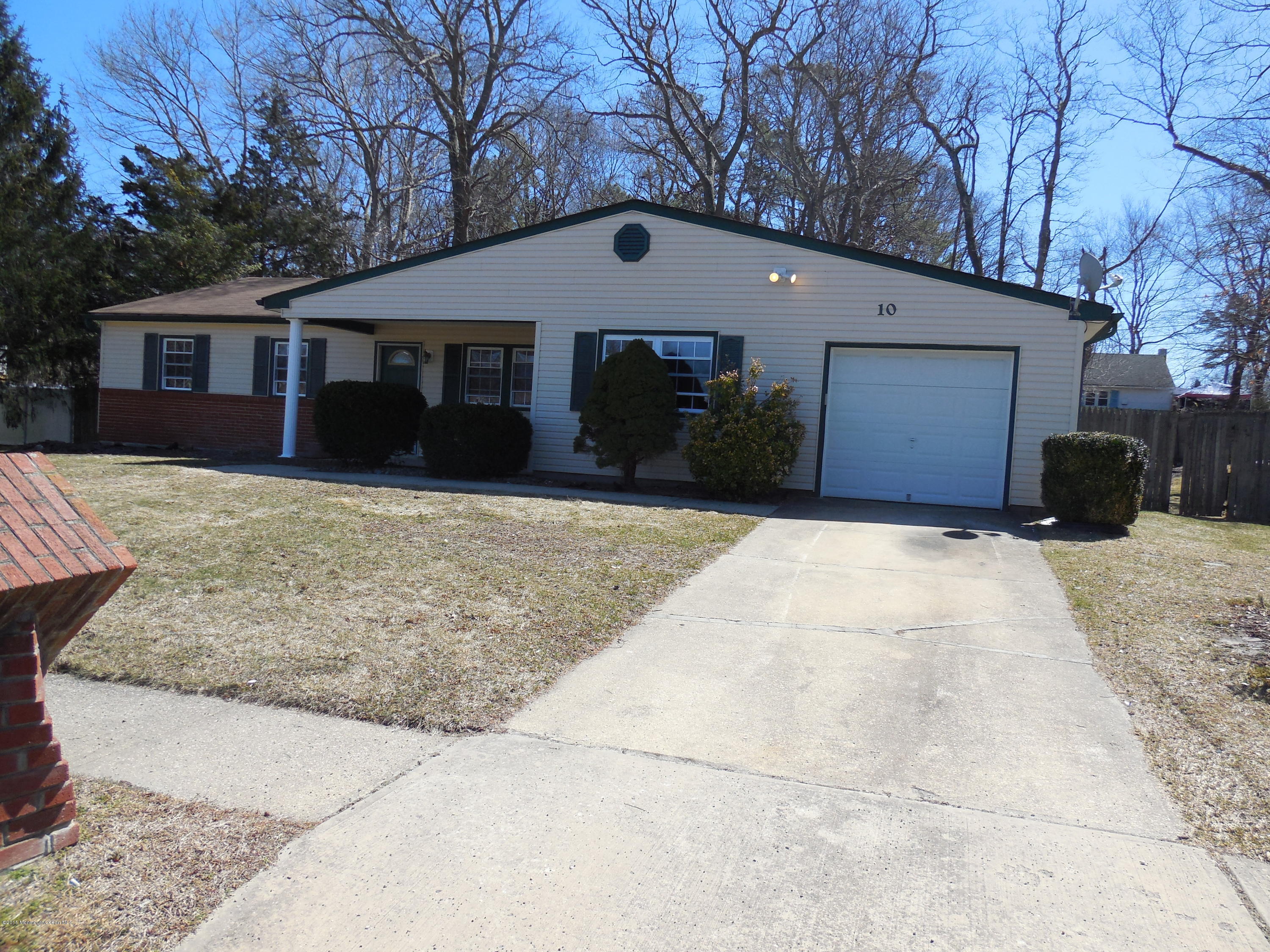 10 Rhodes Terrace Neptune Township, NJ 07753 - Photo 1 of 9 DSCN0475.JPG