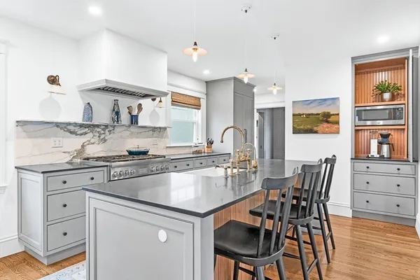 $1,679,000 | 72 Stratford Road, Melrose, MA 02176