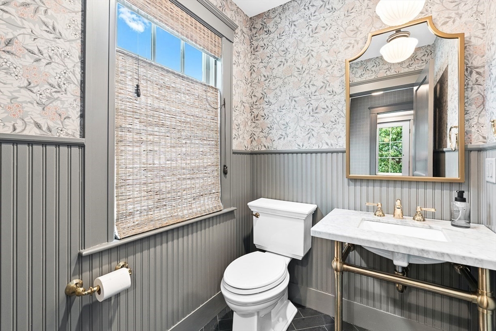 72 Stratford Road Melrose, MA 02176 - Photo 19 of 42