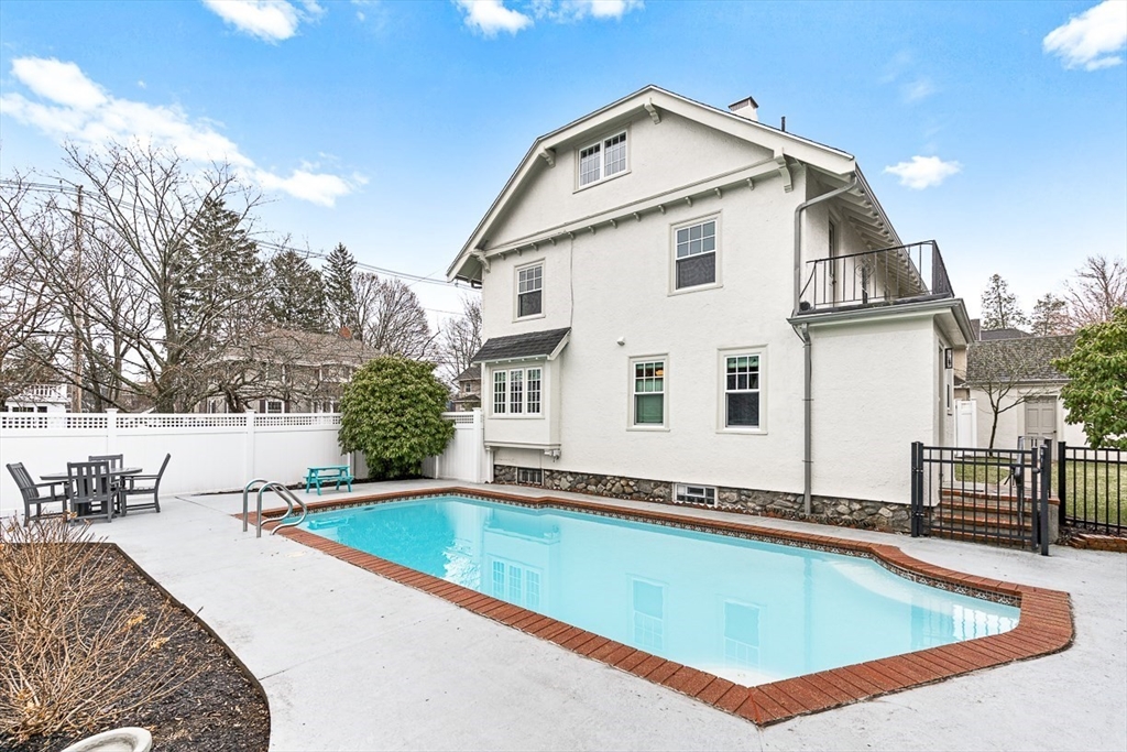 72 Stratford Road Melrose, MA 02176 - Photo 37 of 42