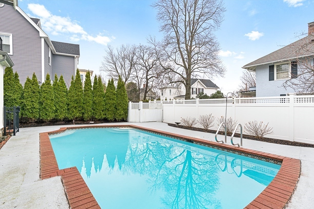 72 Stratford Road Melrose, MA 02176 - Photo 38 of 42