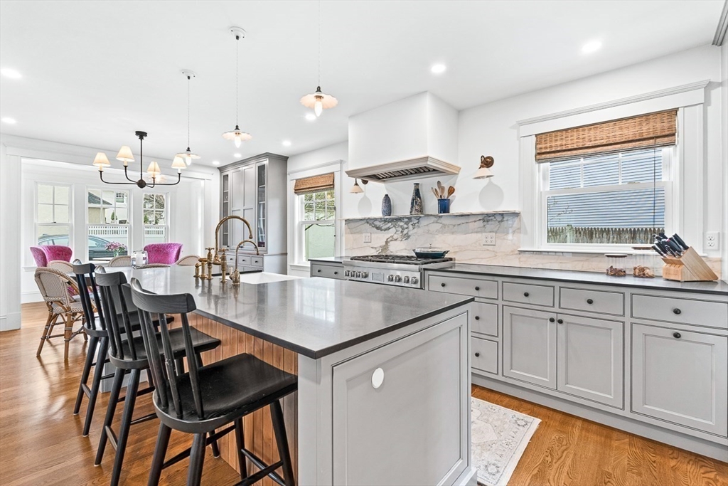 72 Stratford Road Melrose, MA 02176 - Photo 9 of 42