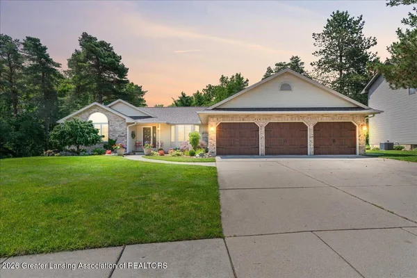 $449,900 | 11650 Woodspointe Drive, Grand Ledge, MI 48837