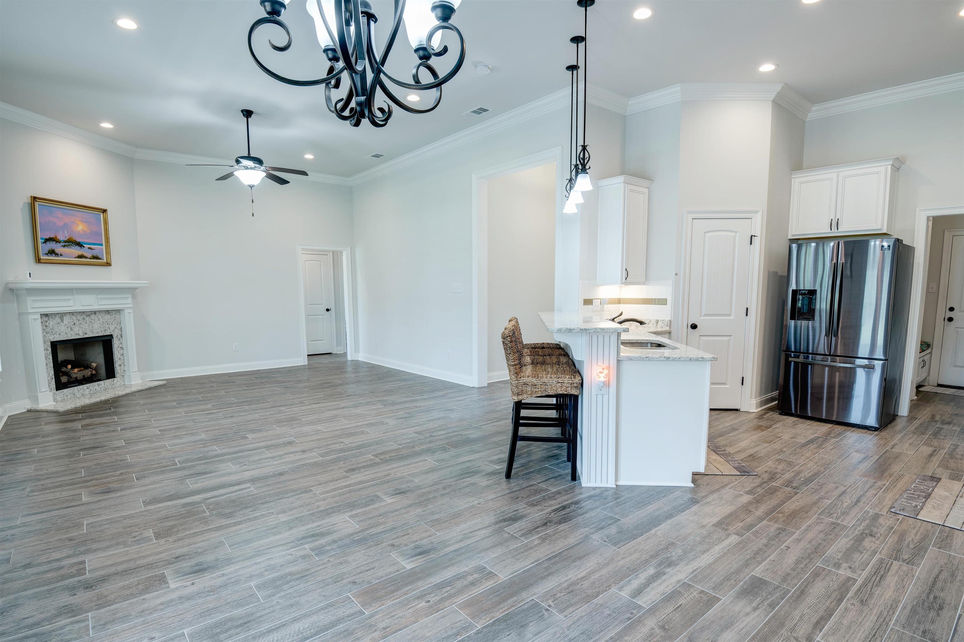 9843 Chipper Lane Foley, AL 36535 - Photo 6 of 34 Kitchen