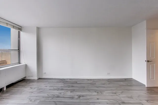 $2,500 | 655 West Irving Park Road, Unit 606, Chicago, IL 60613