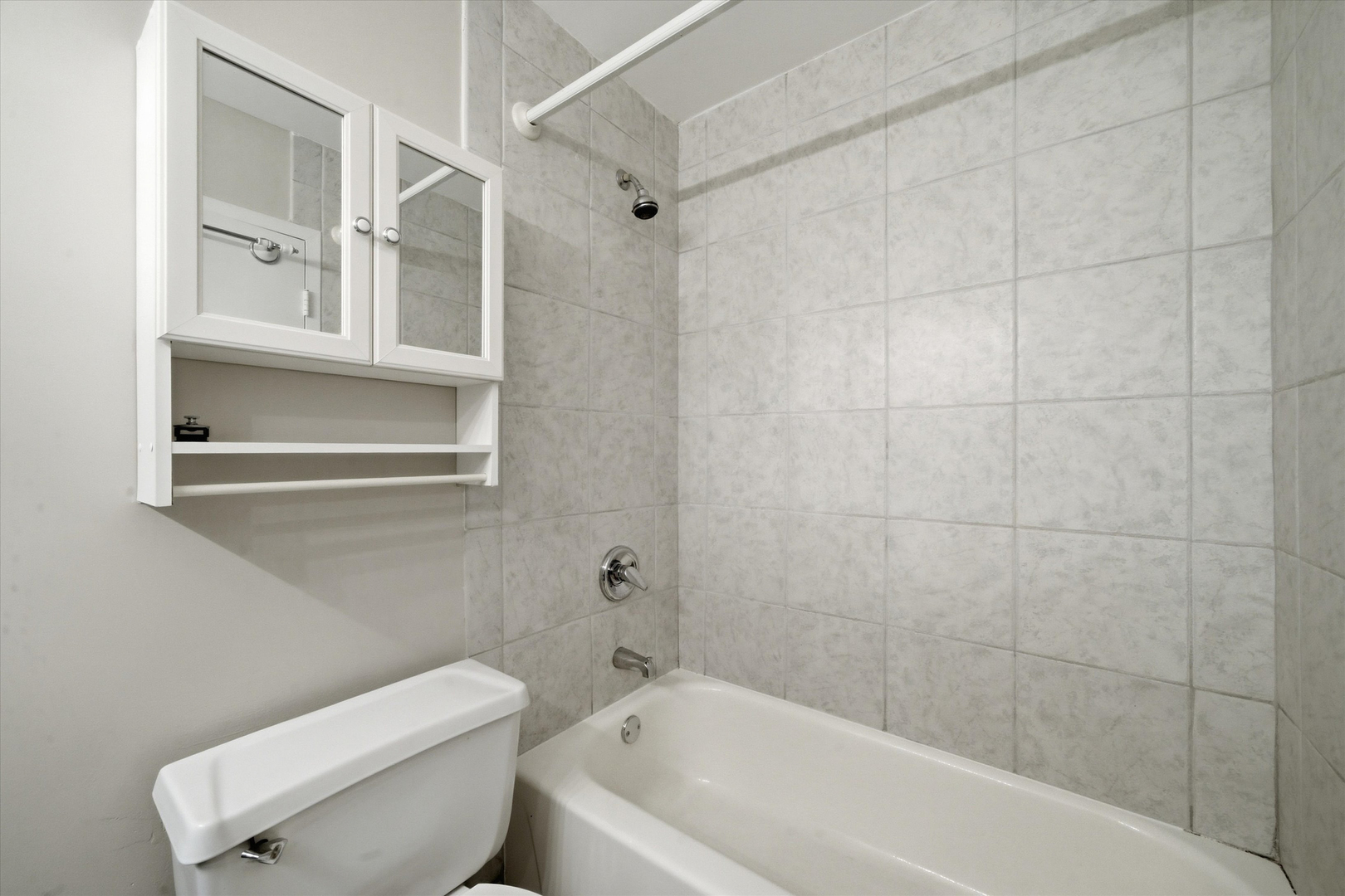 5320 North Sheridan Road, Unit 1607 Chicago, IL 60640 - Photo 13 of 27 Gallery Image 13