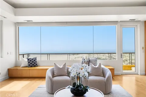 $13,500,000 | 1554 East Oceanfront, Newport Beach, CA 92661