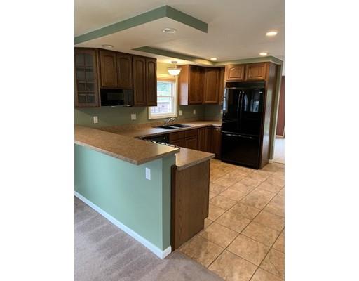 384 Bridle Path Worcester, MA 01604 - Photo 4 of 20 Gallery Image 4
