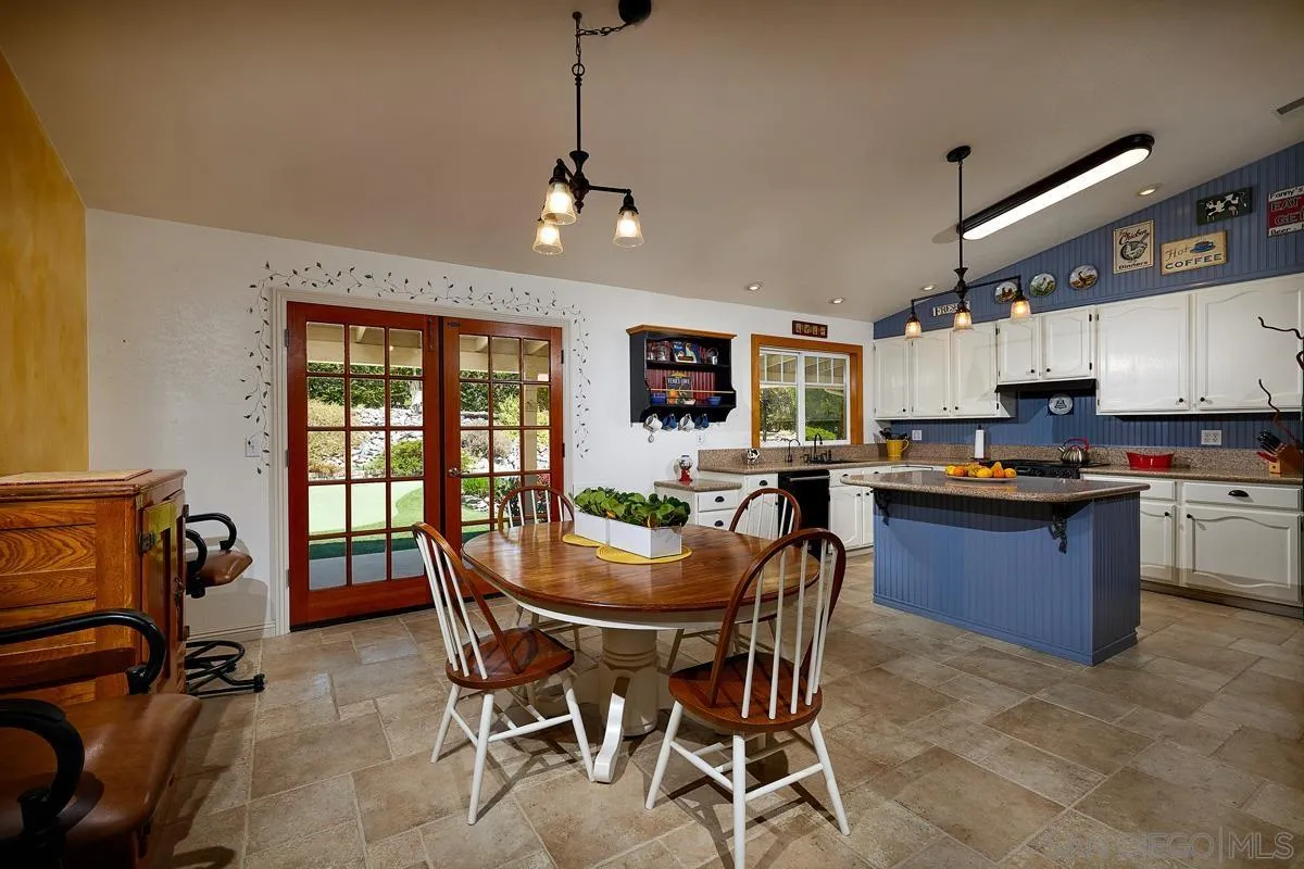 2516 Aqua Hill Road Fallbrook, CA 92028 - Photo 11 of 39 Gallery Image 11