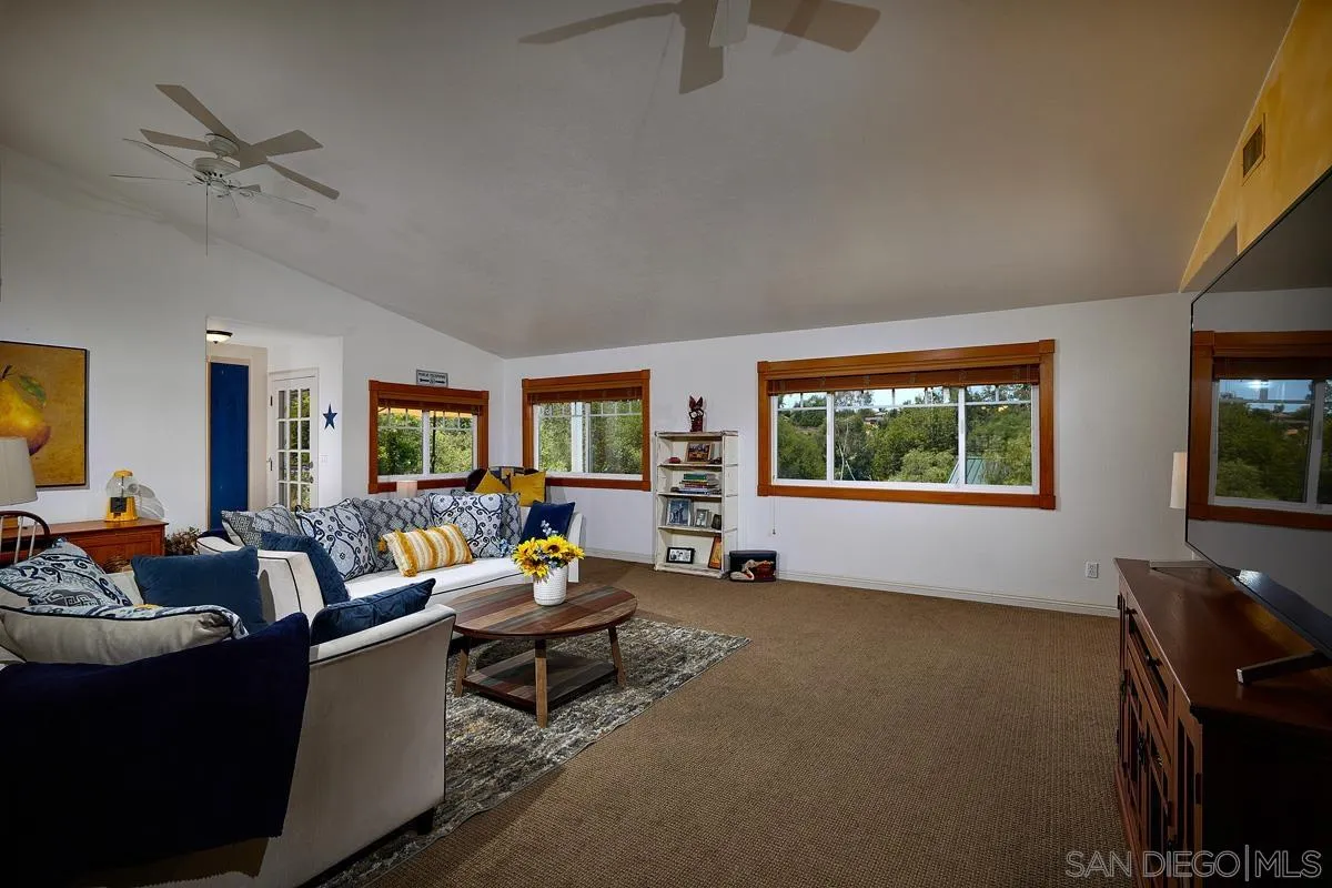 2516 Aqua Hill Road Fallbrook, CA 92028 - Photo 9 of 39 Gallery Image 9