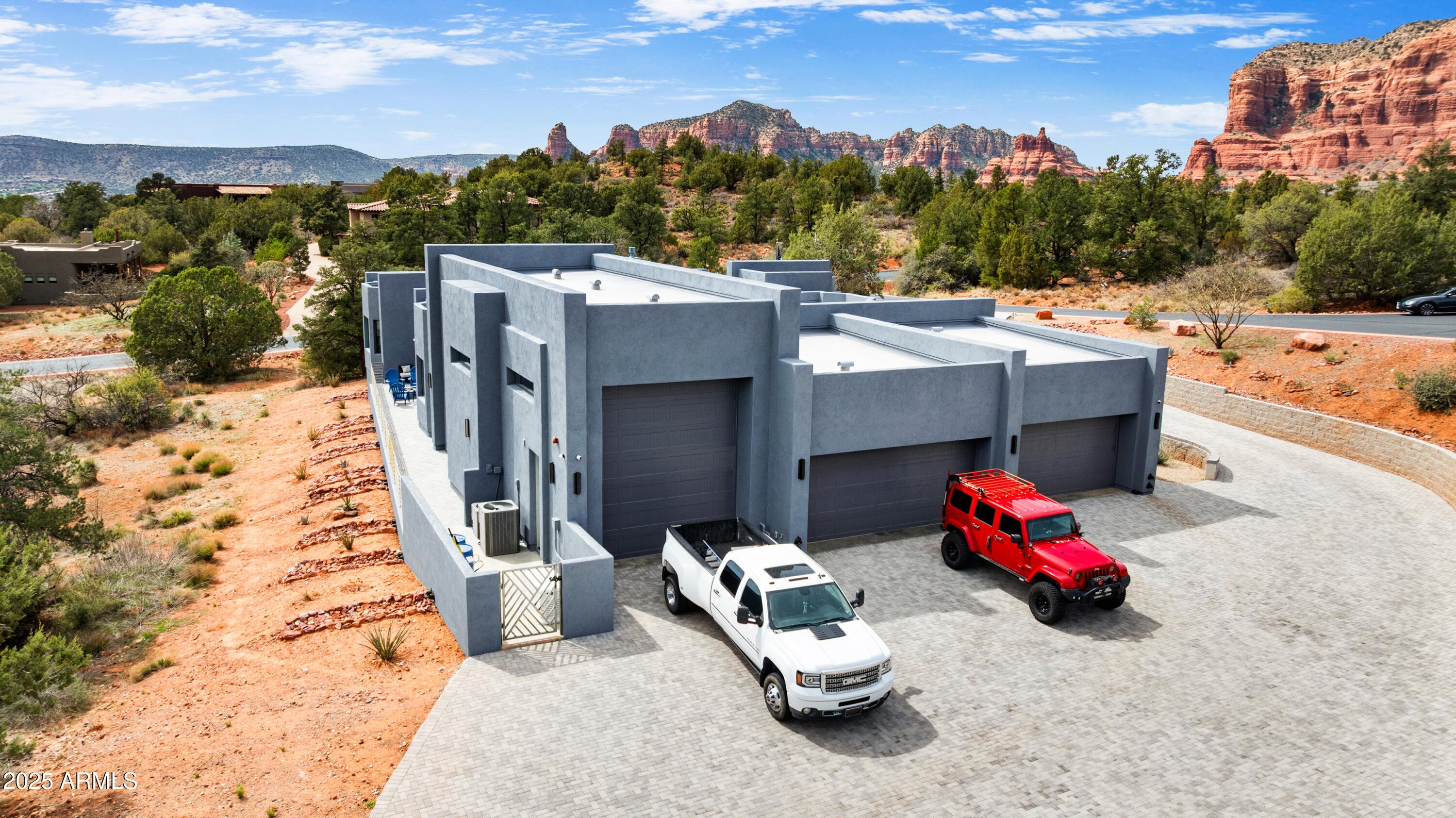 10 Ho Hum Circle Sedona, AZ 86351 - Photo 5 of 48 a view of a patio with a table and a chairs