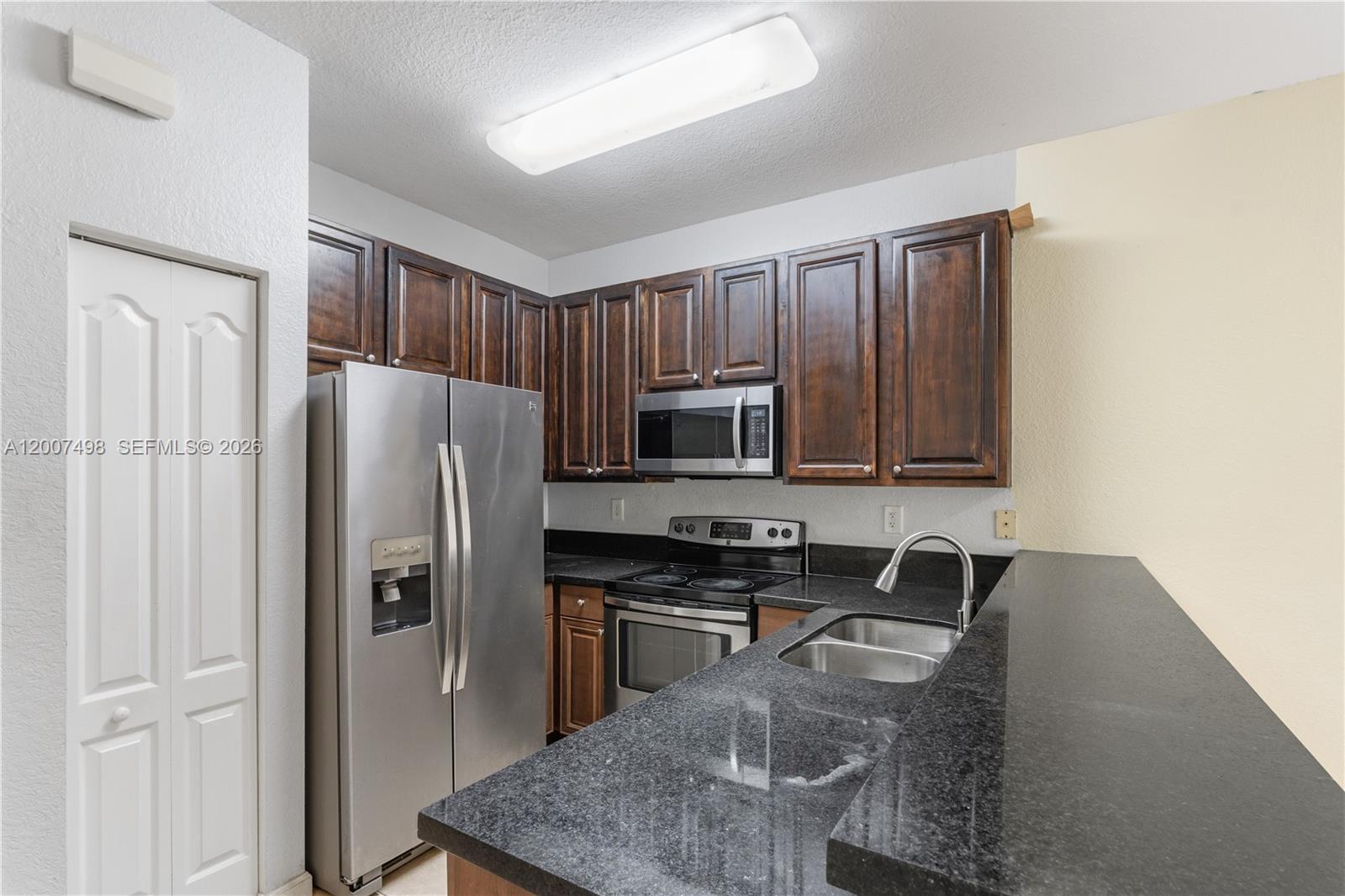 3166 Northeast 11th Street Homestead, FL 33033 - Photo 10 of 42