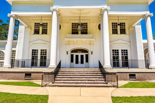 $1,095,000 | 412 Storm Avenue, Brookhaven, MS 39601
