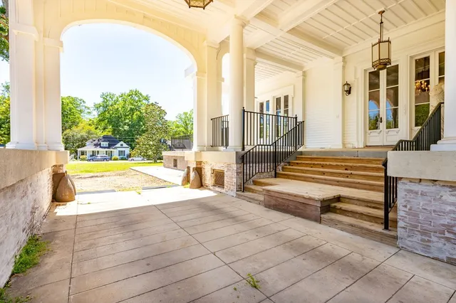 $1,095,000 | 412 Storm Avenue, Brookhaven, MS 39601