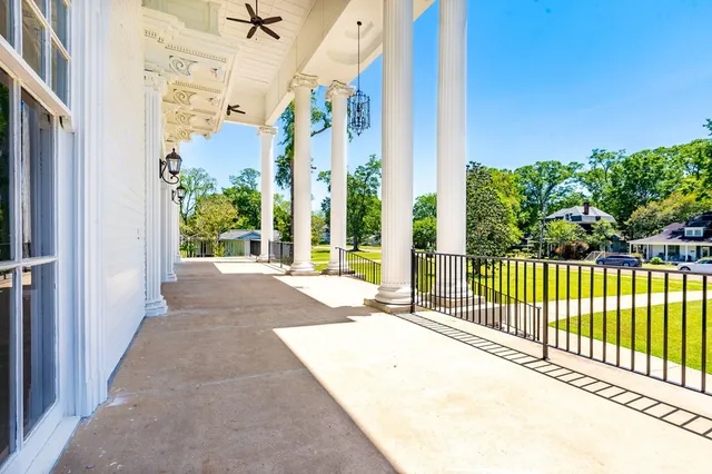 $1,095,000 | 412 Storm Avenue, Brookhaven, MS 39601