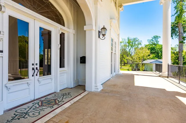 $1,095,000 | 412 Storm Avenue, Brookhaven, MS 39601