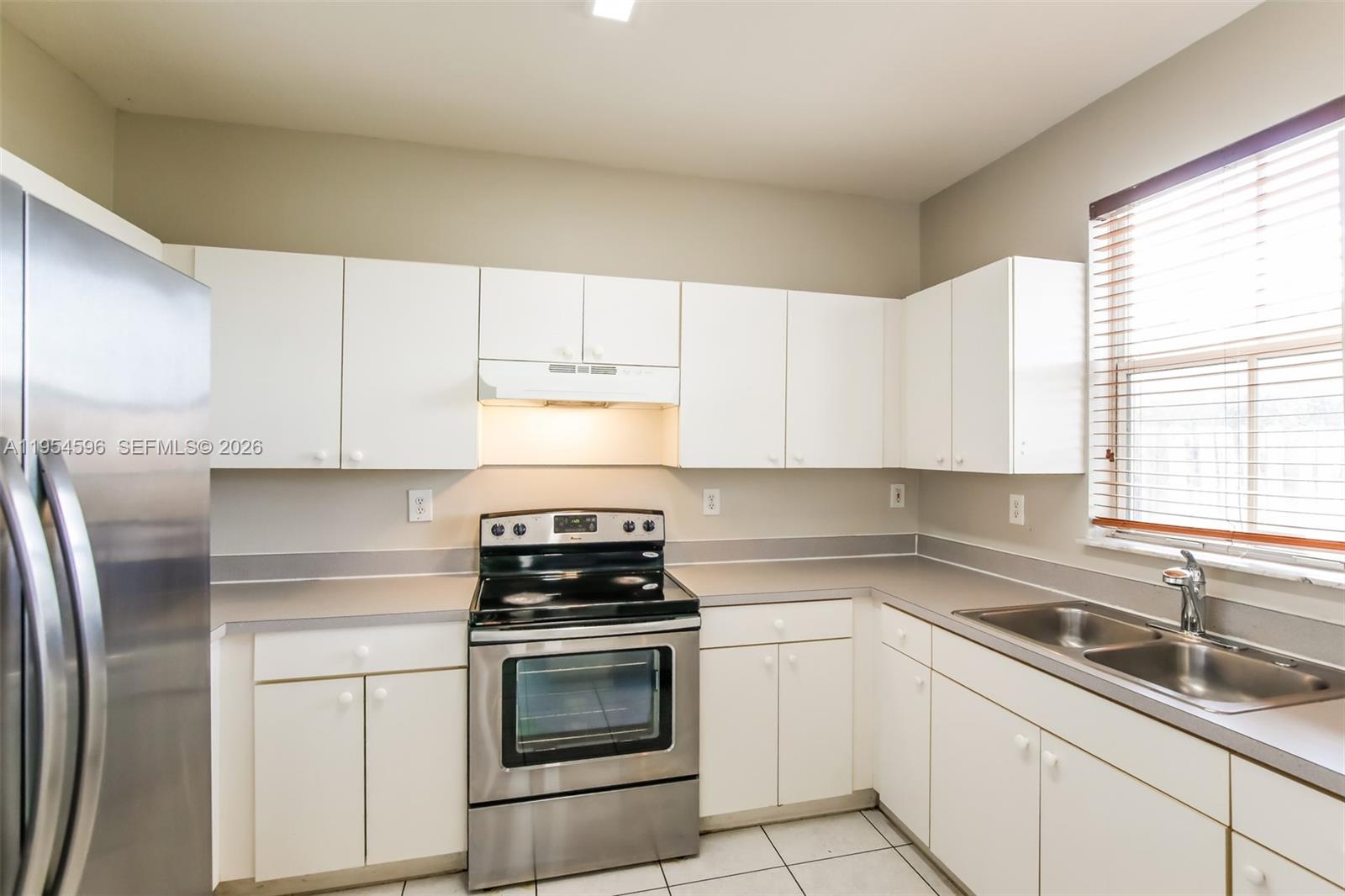 27598 Southwest 138th Avenue Homestead, FL 33032 - Photo 8 of 18