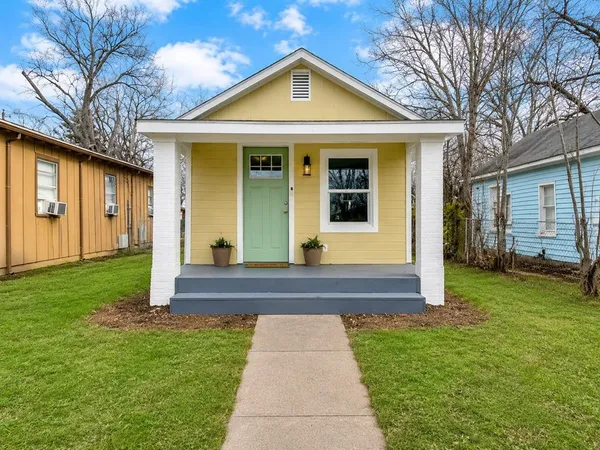 $1,125 | 923 South 1st Street, Sherman, TX 75090